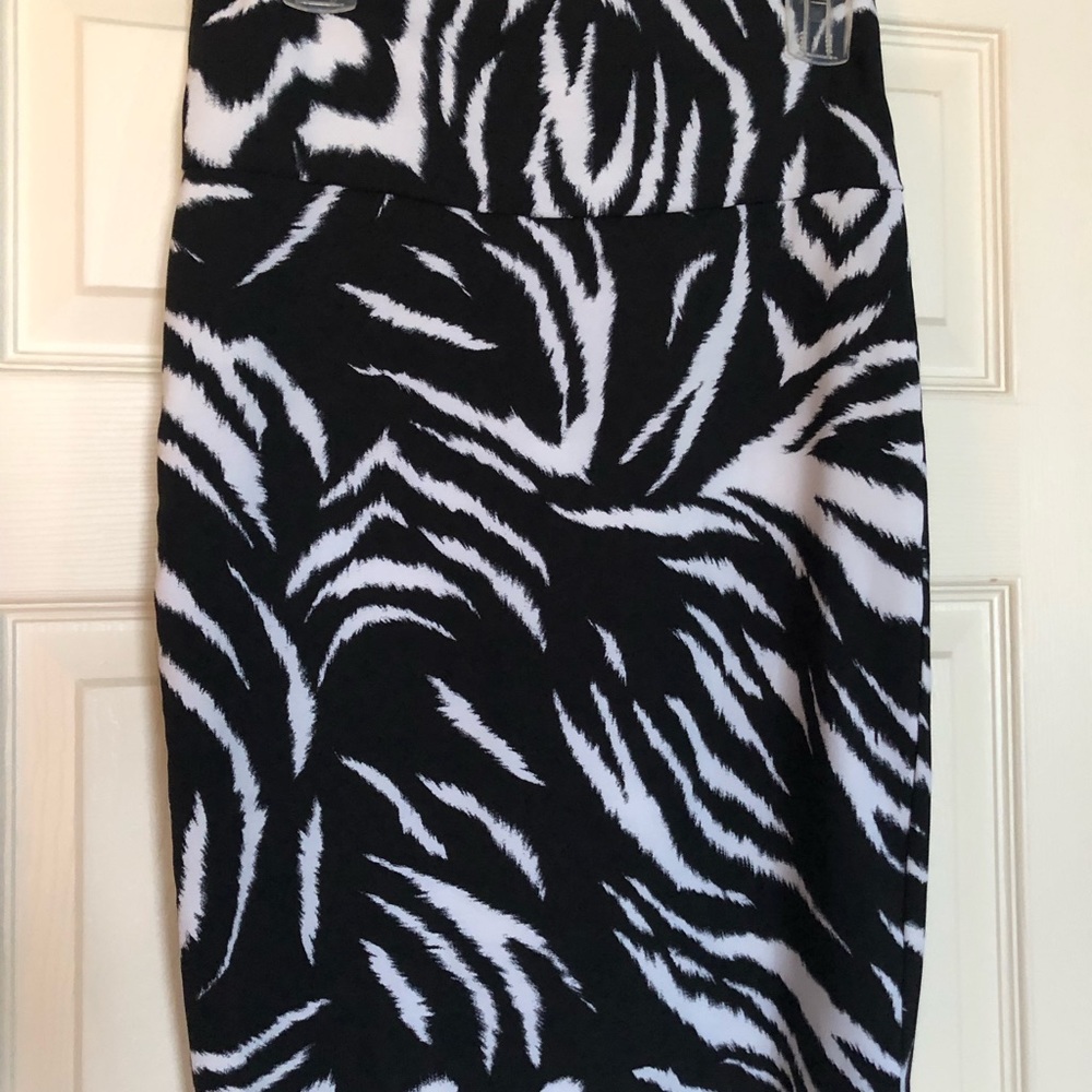 Analogy pencil skirt
